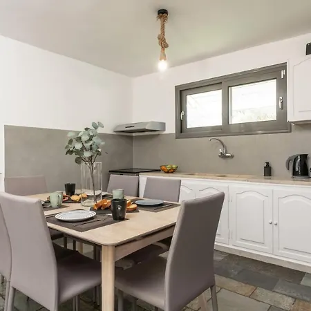 Binios - Private Pool, Walking Distance From The Holiday home *