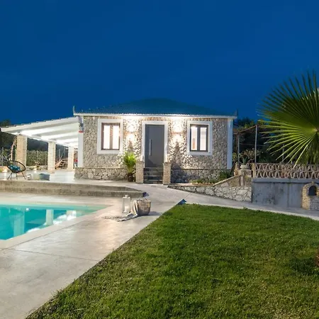 Binios - Private Pool, Walking Distance From The Holiday home *