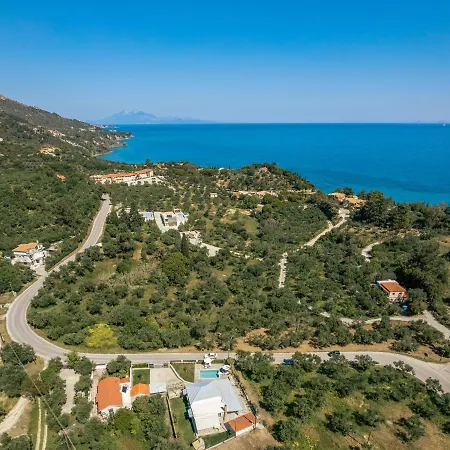 Binios - Private Pool, Walking Distance From The