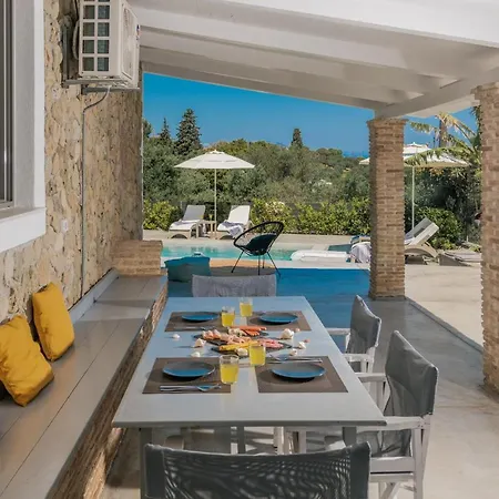 Binios - Private Pool, Walking Distance From The *