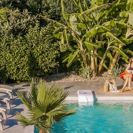 Binios - Private Pool, Walking Distance From The 度假居