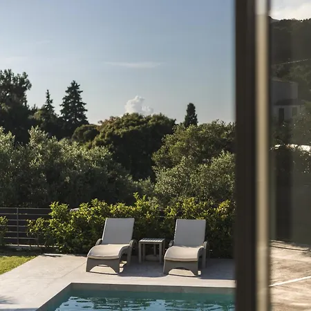 Holiday home Binios - Private Pool, Walking Distance From The