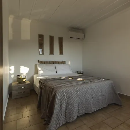 Binios - Private Pool, Walking Distance From The *