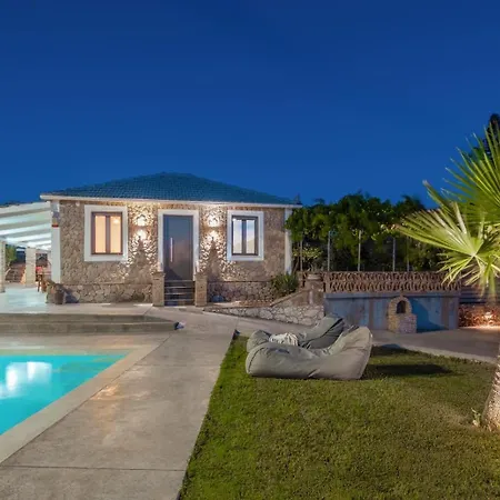 Vakantiehuis Binios - Private Pool, Walking Distance From The Vasilikí