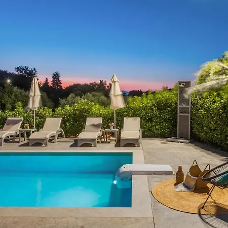 Binios - Private Pool, Walking Distance From The Vasilikí