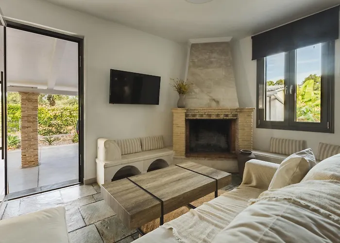 Binios - Private Pool, Walking Distance From The בית נופש Vasilikí