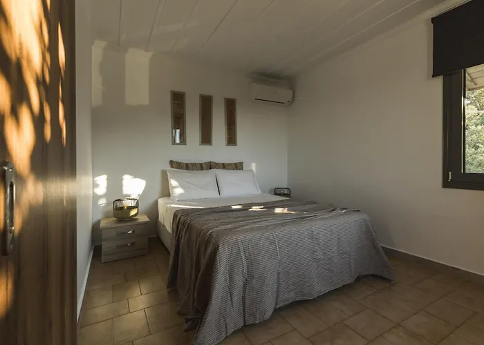 Binios - Private Pool, Walking Distance From The *