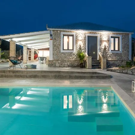 Binios - Private Pool, Walking Distance From The Ανω Βασιλικος