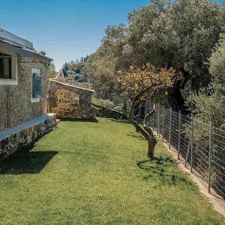 Binios - Private Pool, Walking Distance From The