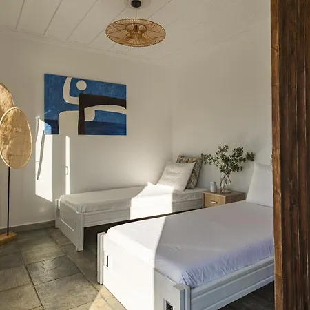 Binios - Private Pool, Walking Distance From The