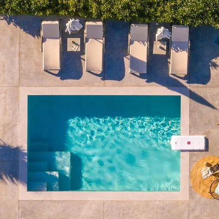 بيت للعطل Binios - Private Pool, Walking Distance From The *