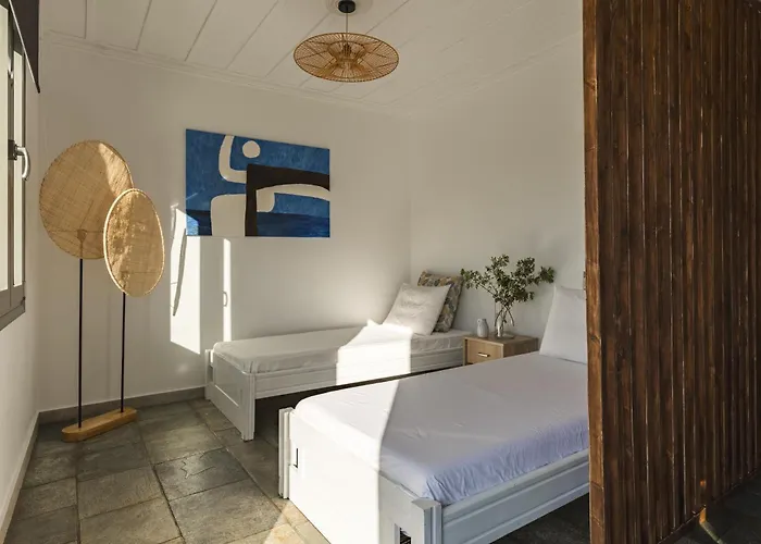 Binios - Private Pool, Walking Distance From The