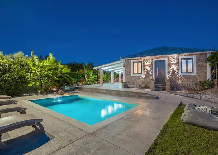 Σπίτι διακοπών Binios - Private Pool, Walking Distance From The *